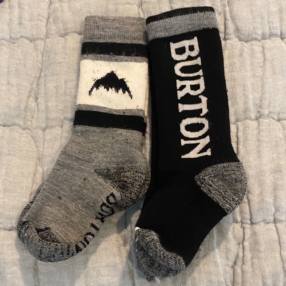 Kids ski socks for cold weather.